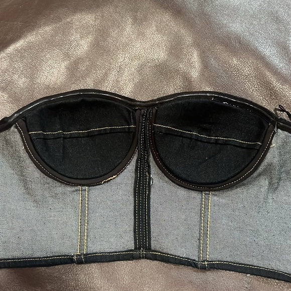 Adorable trendy NWT denim crop top for party or themed event - Picture 2 of 4